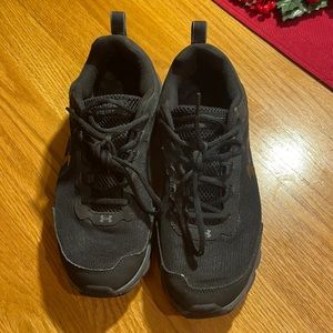 Under Armour Charged Assert sneakers/shoes black
